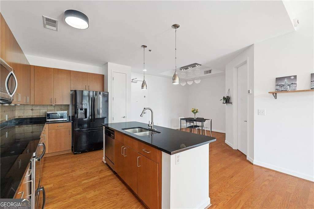Atlanta, GA 30324,711 Cosmopolitan DR NE #300