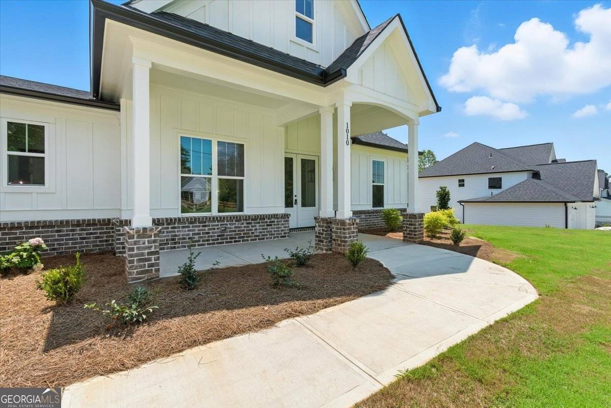 Waleska, GA 30183,1010 Cable RD