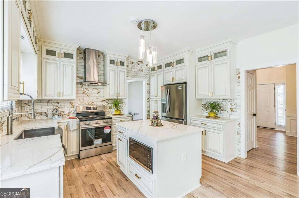 Roswell, GA 30075,1095 Lyndhurst WAY