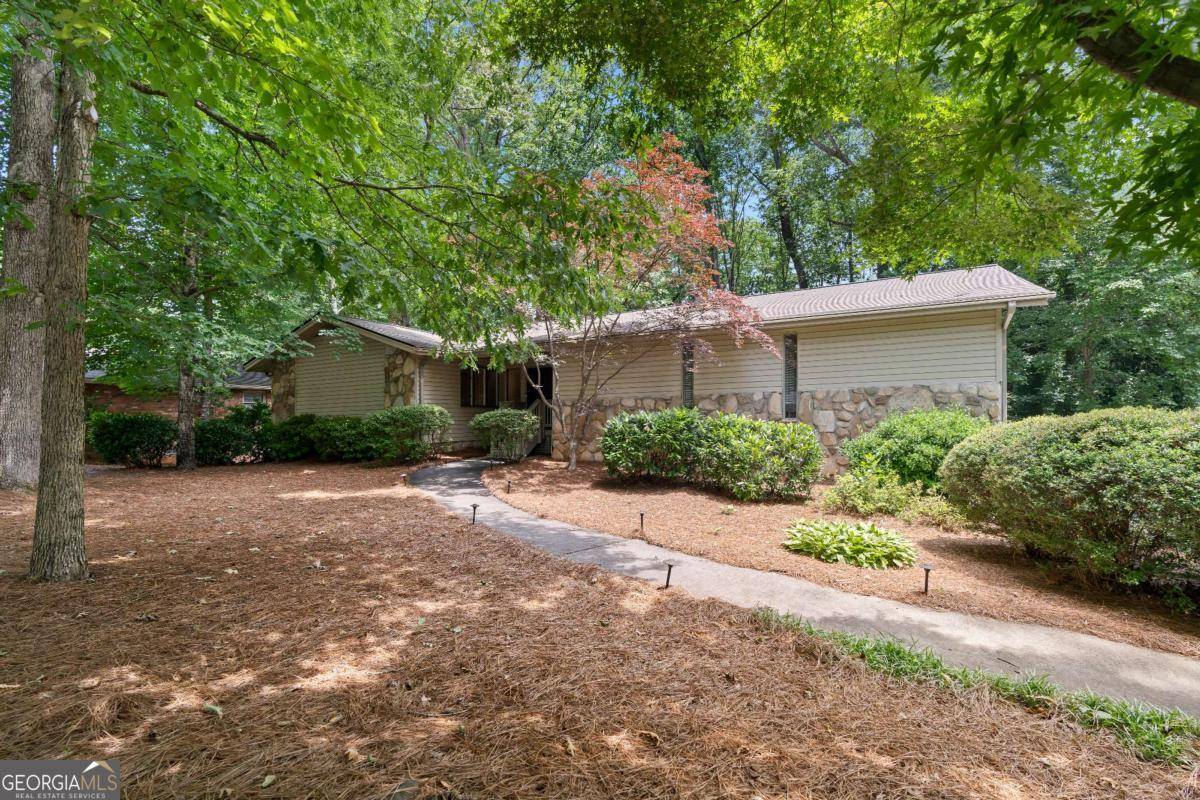 Marietta, GA 30068,217 Millbrook Farm RD