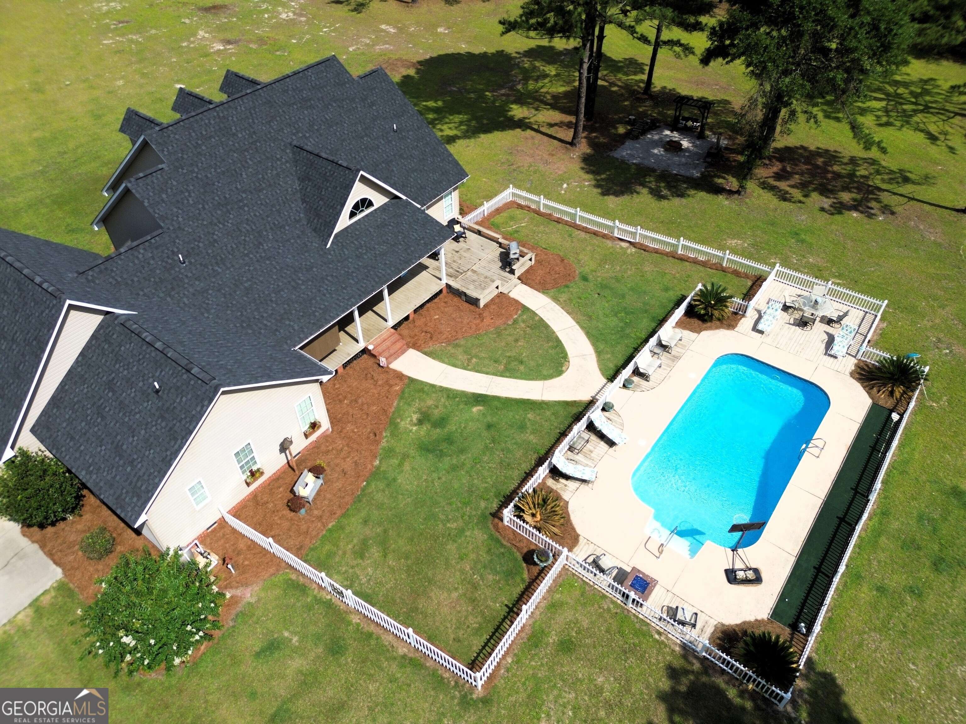 Swainsboro, GA 30401,657 Halls Bridge RD