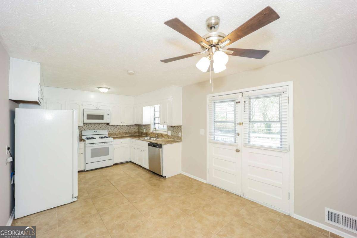 Riverdale, GA 30296,6832 Cedar DR
