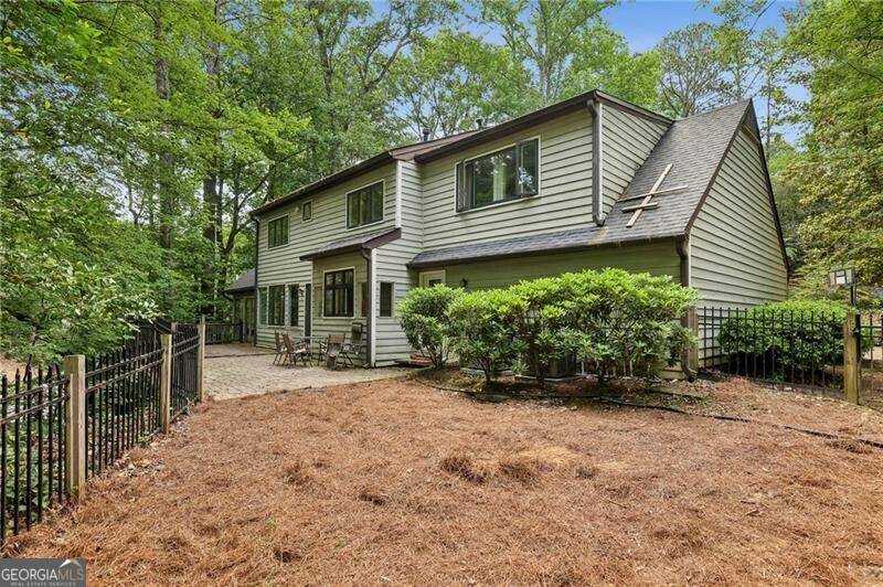 Atlanta, GA 30328,6100 Blackwater TRL