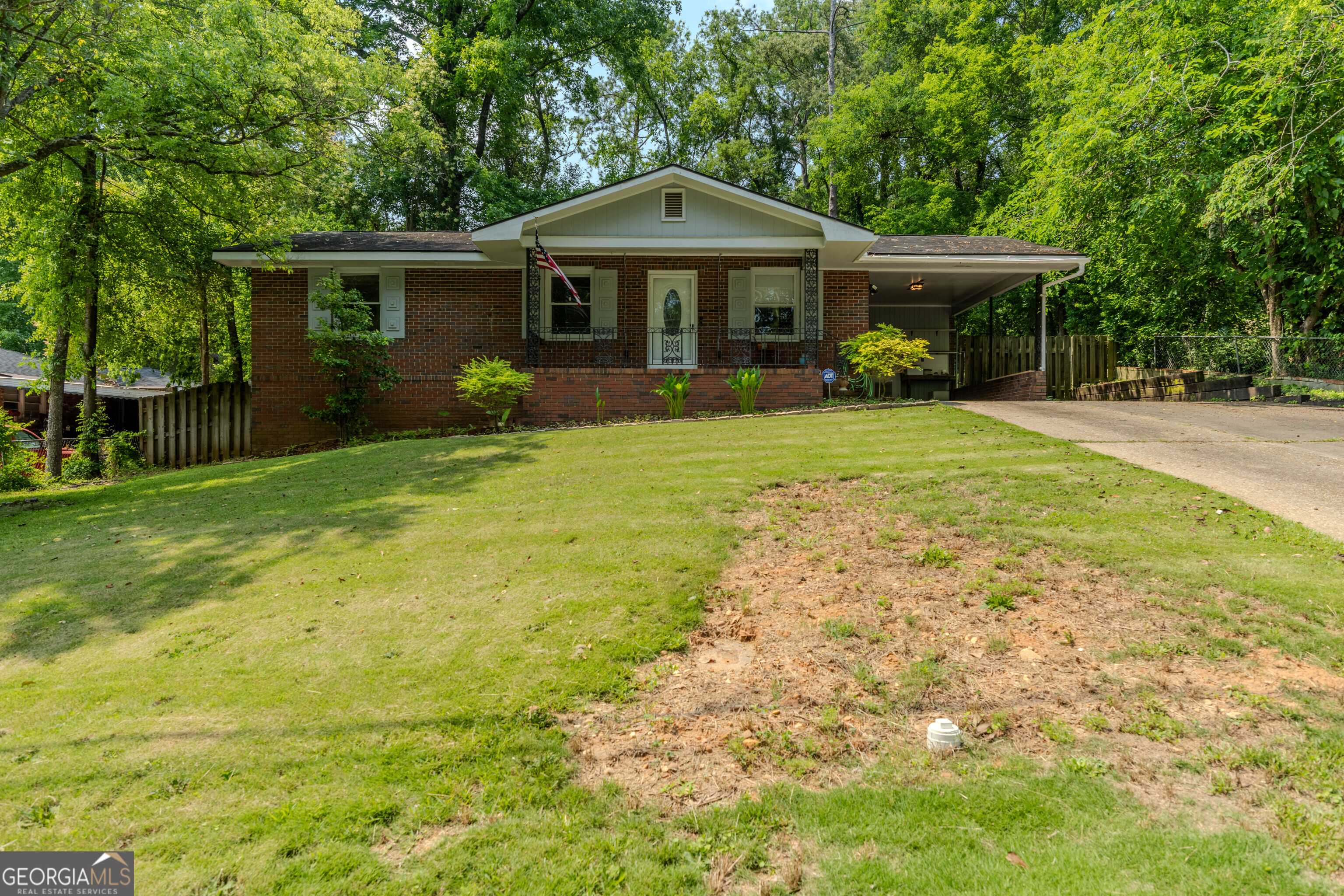 Phenix City, AL 36867,707 29th ST