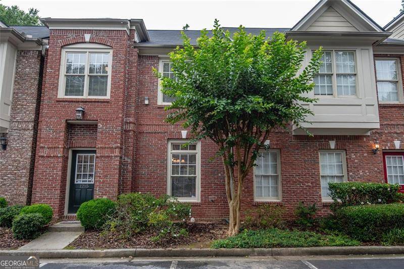 Roswell, GA 30076,1215 Harris Commons PL