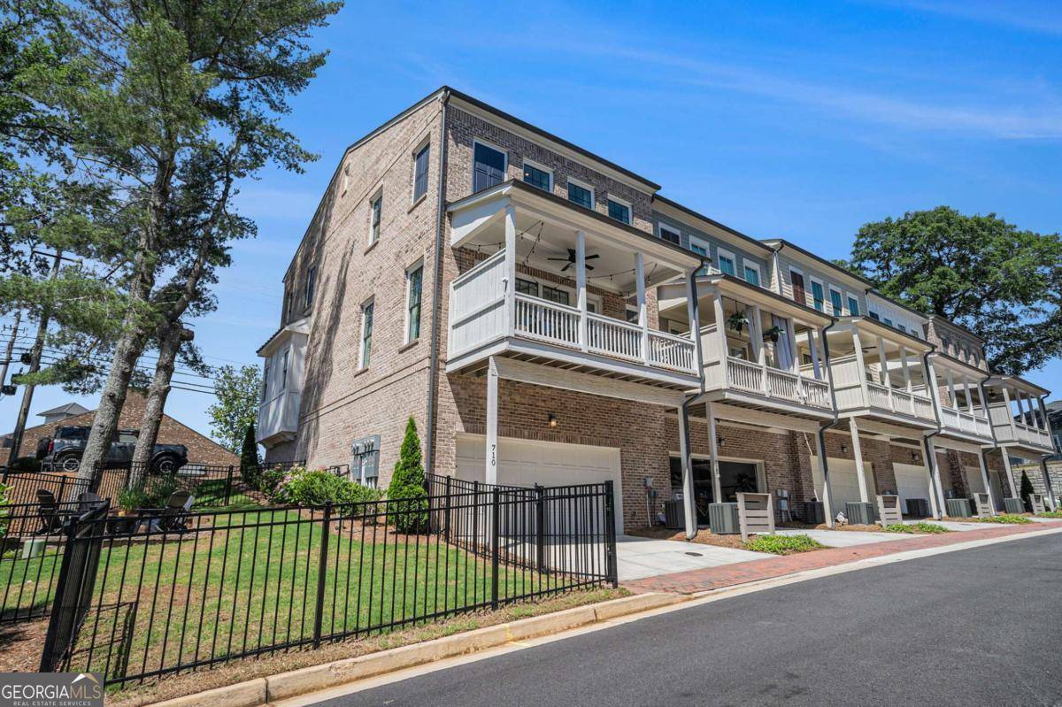 Roswell, GA 30075,710 Elmwood WAY