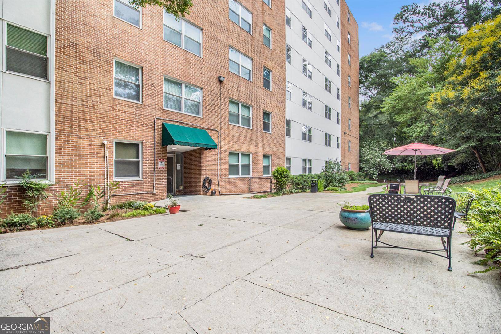 Atlanta, GA 30305,2965 Pharr CT NW #714