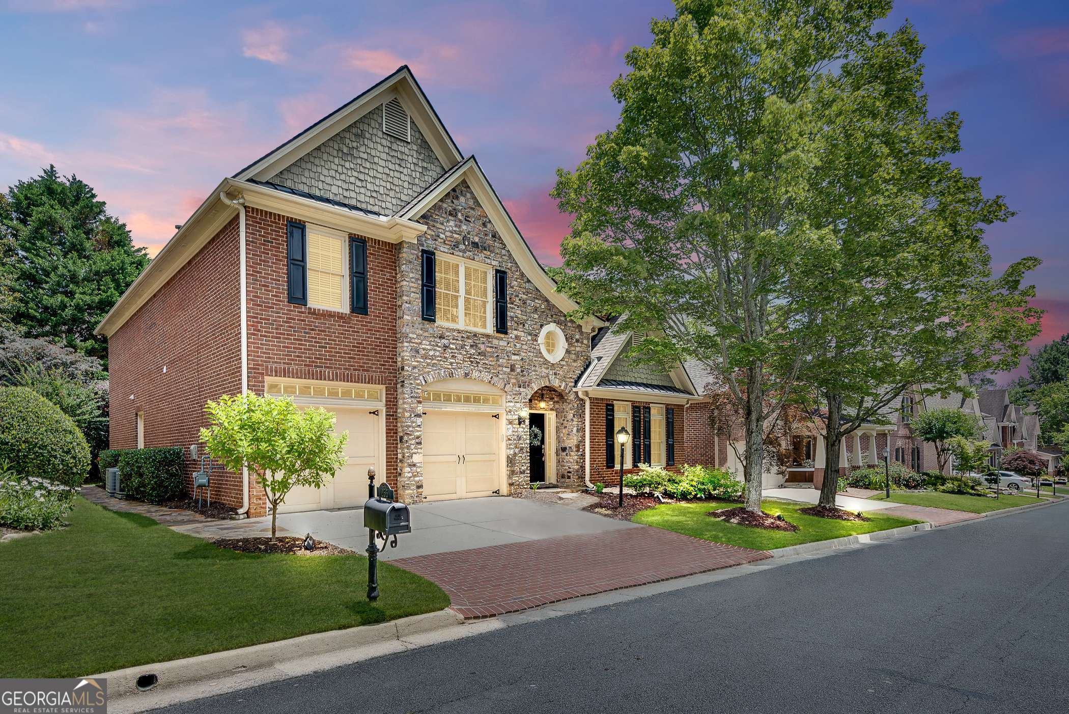 Atlanta, GA 30328,255 Wembley CIR