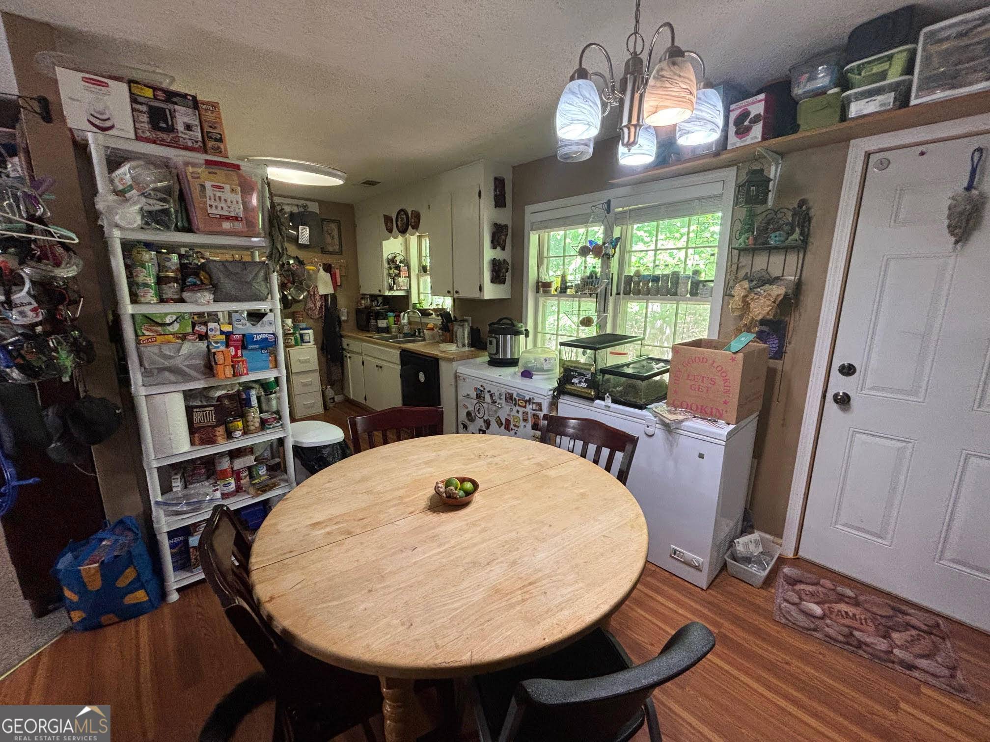 Cleveland, GA 30528,992 Tom Bell RD