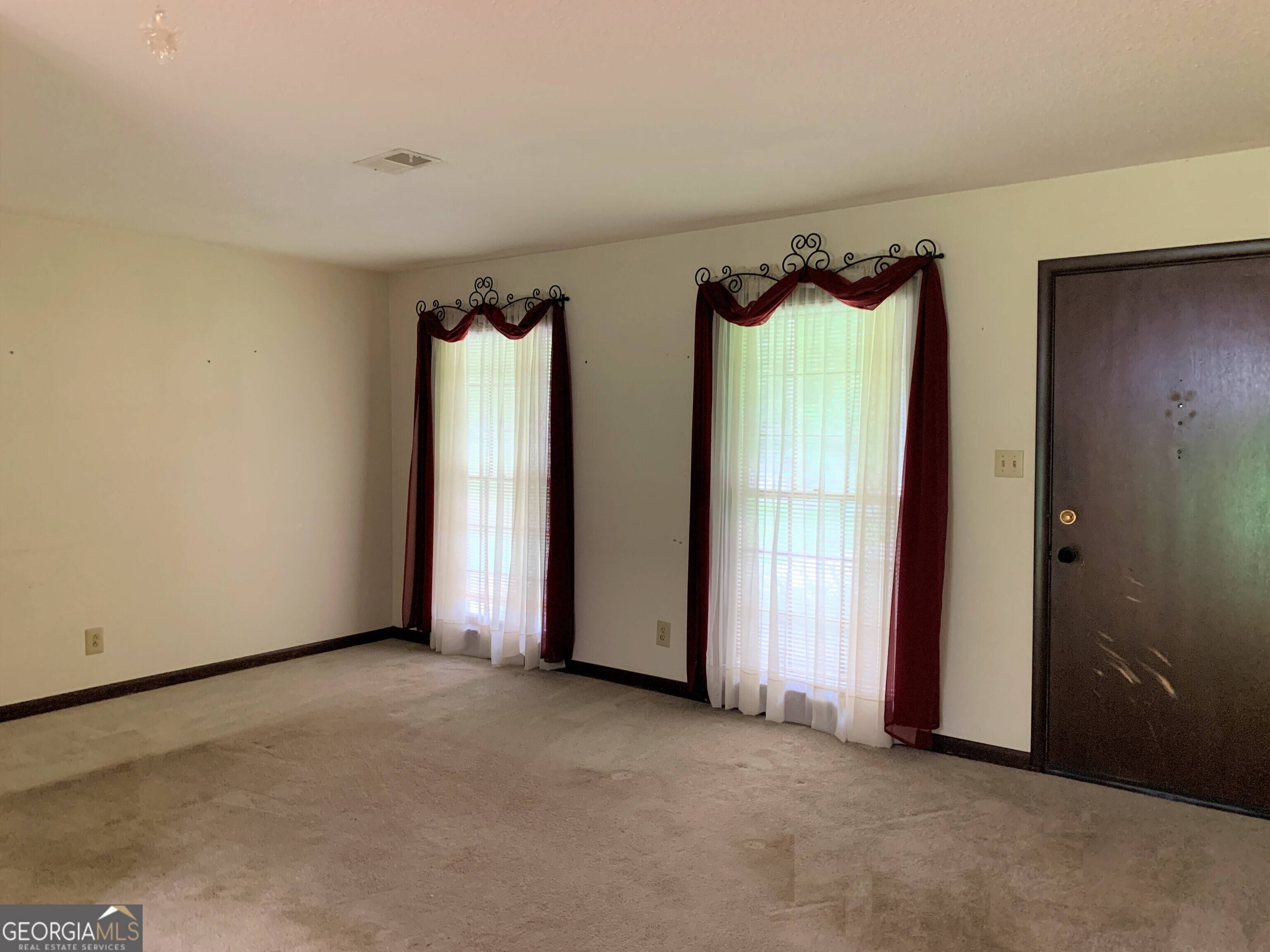 Toccoa, GA 30577,140 JULIA CT