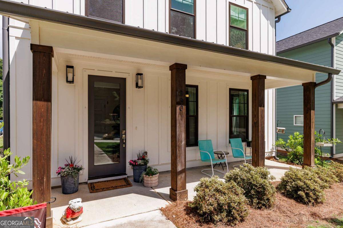 Athens, GA 30601,230 Lake ST