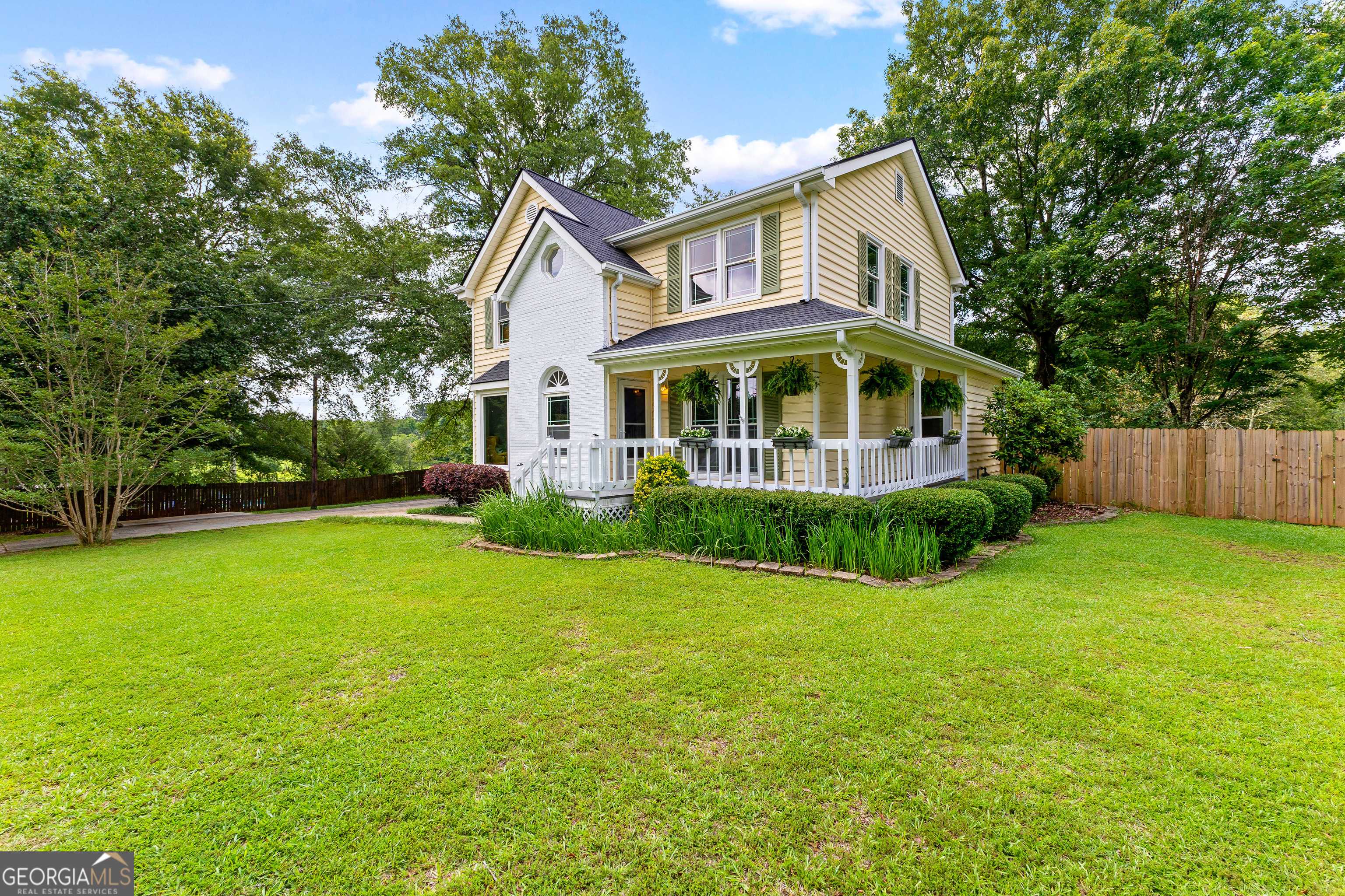 Fayetteville, GA 30215,135 Cherokee PL
