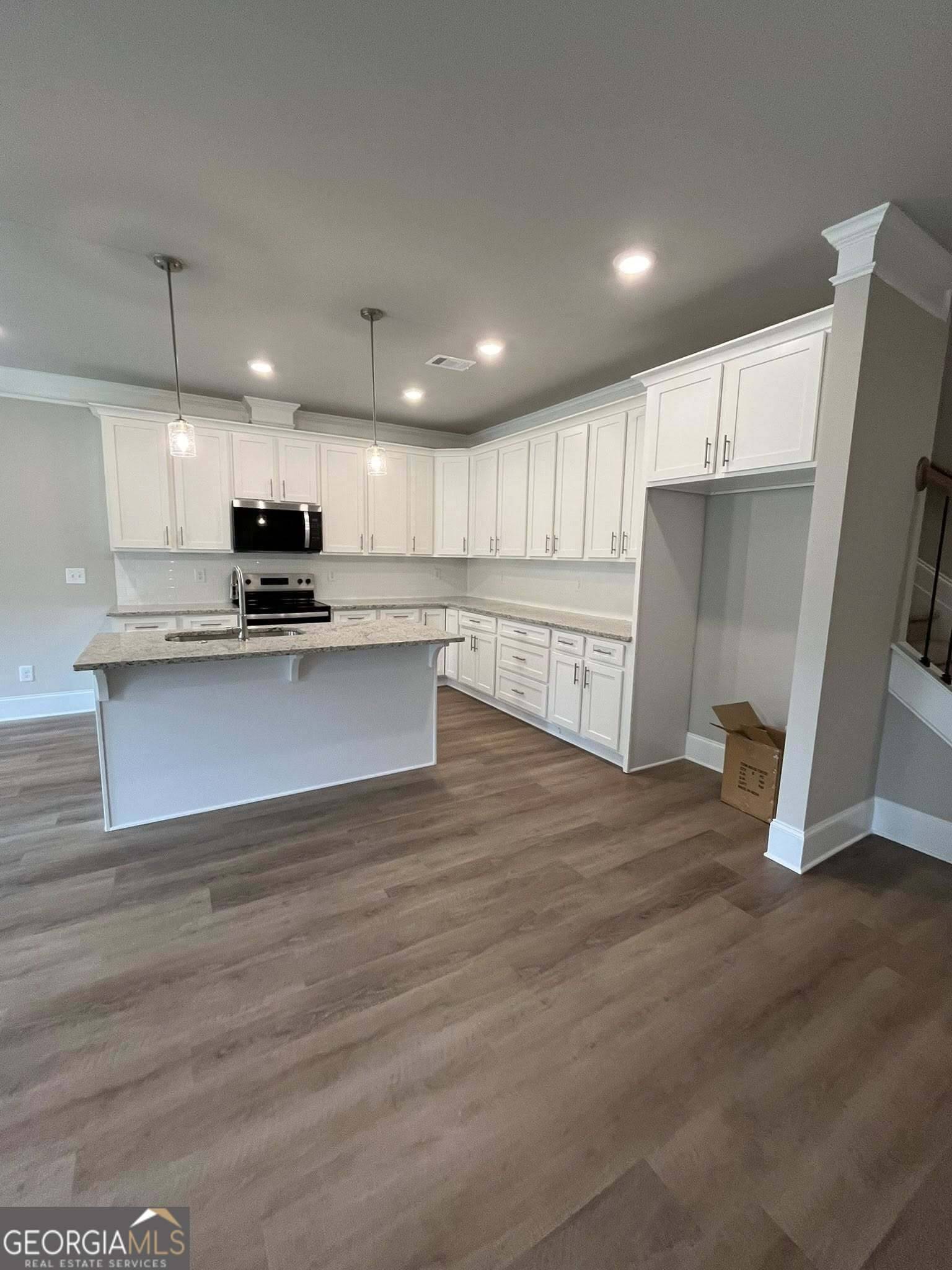 Hoschton, GA 30548,41 Creekside Commons DR