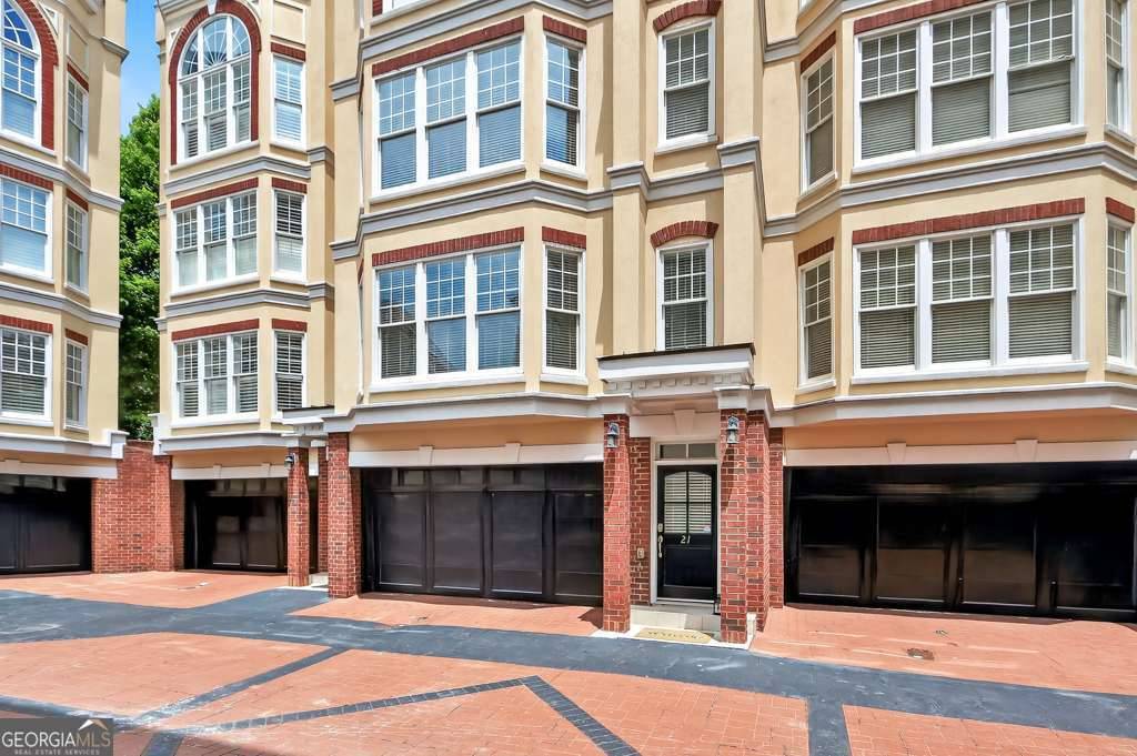 Atlanta, GA 30305,3541 Roswell RD NE #21