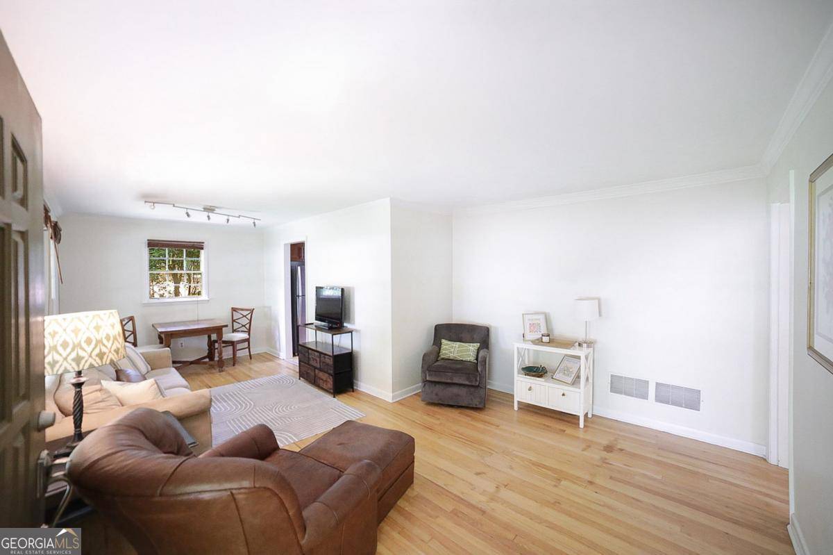 Athens, GA 30605,221 College CIR