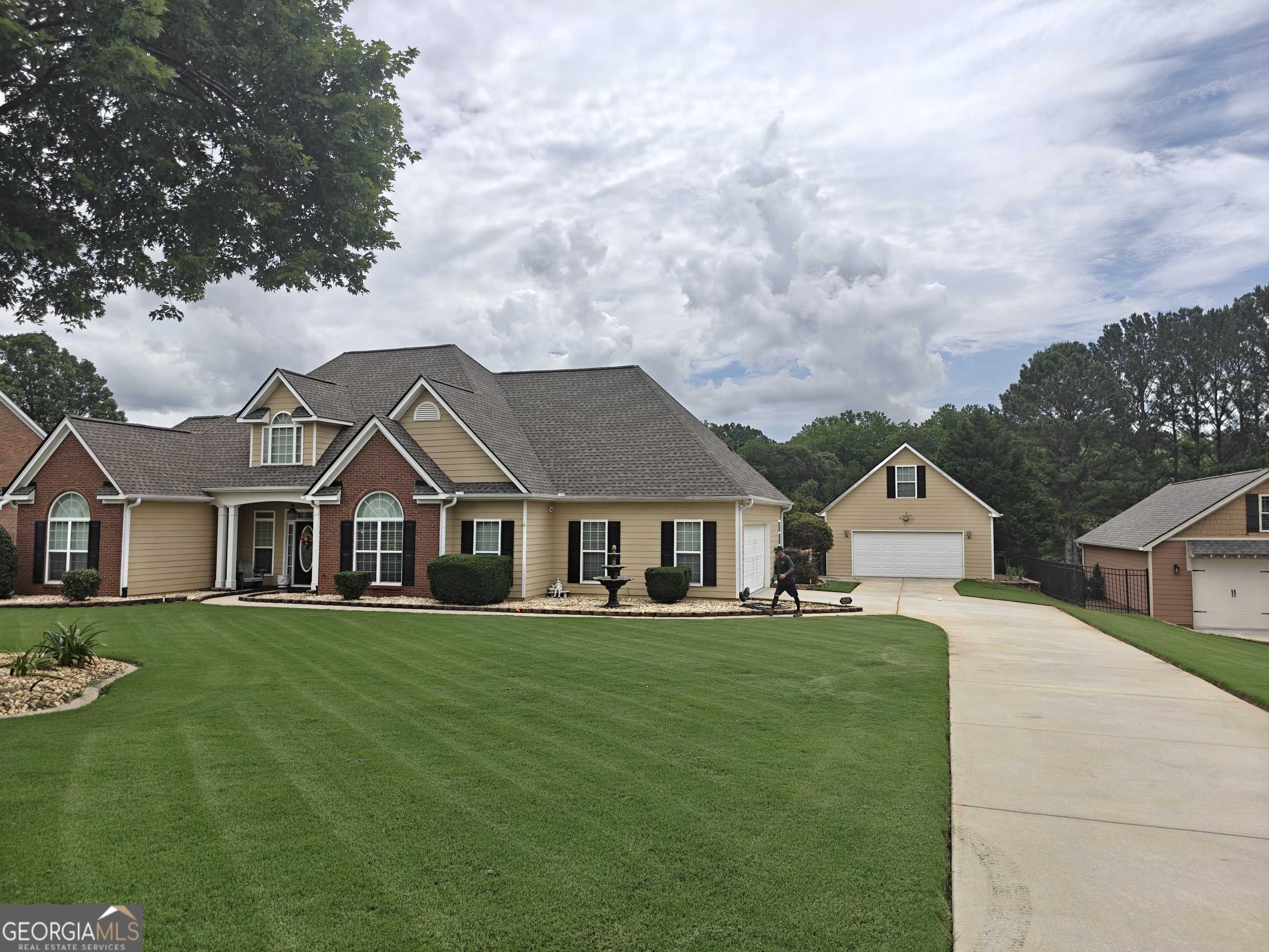 Senoia, GA 30276,170 Walden Pond WAY