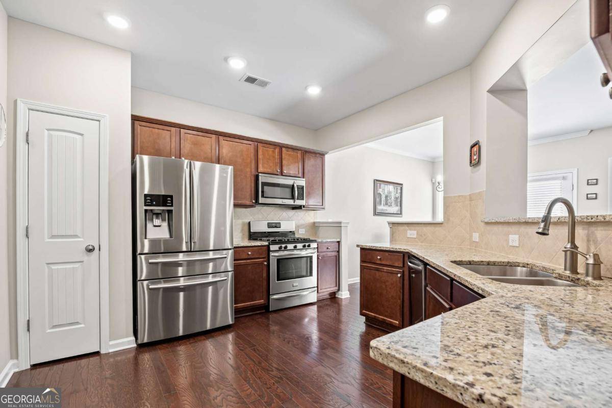 Alpharetta, GA 30004,1655 Hampton Oaks DR
