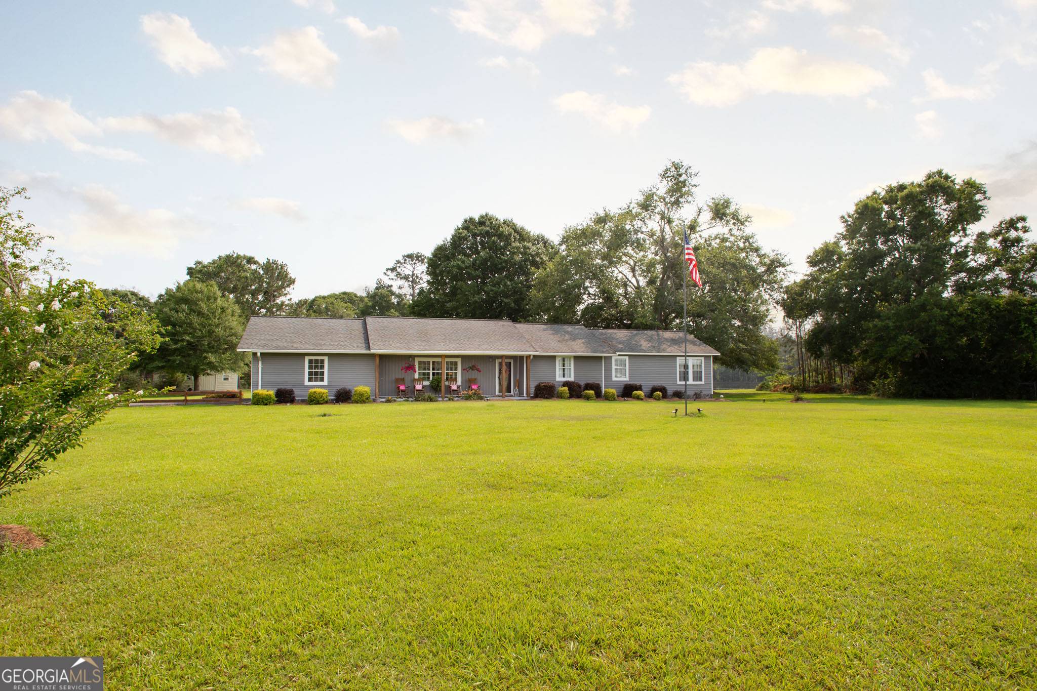 Nicholls, GA 31554,313 White Pine HWY