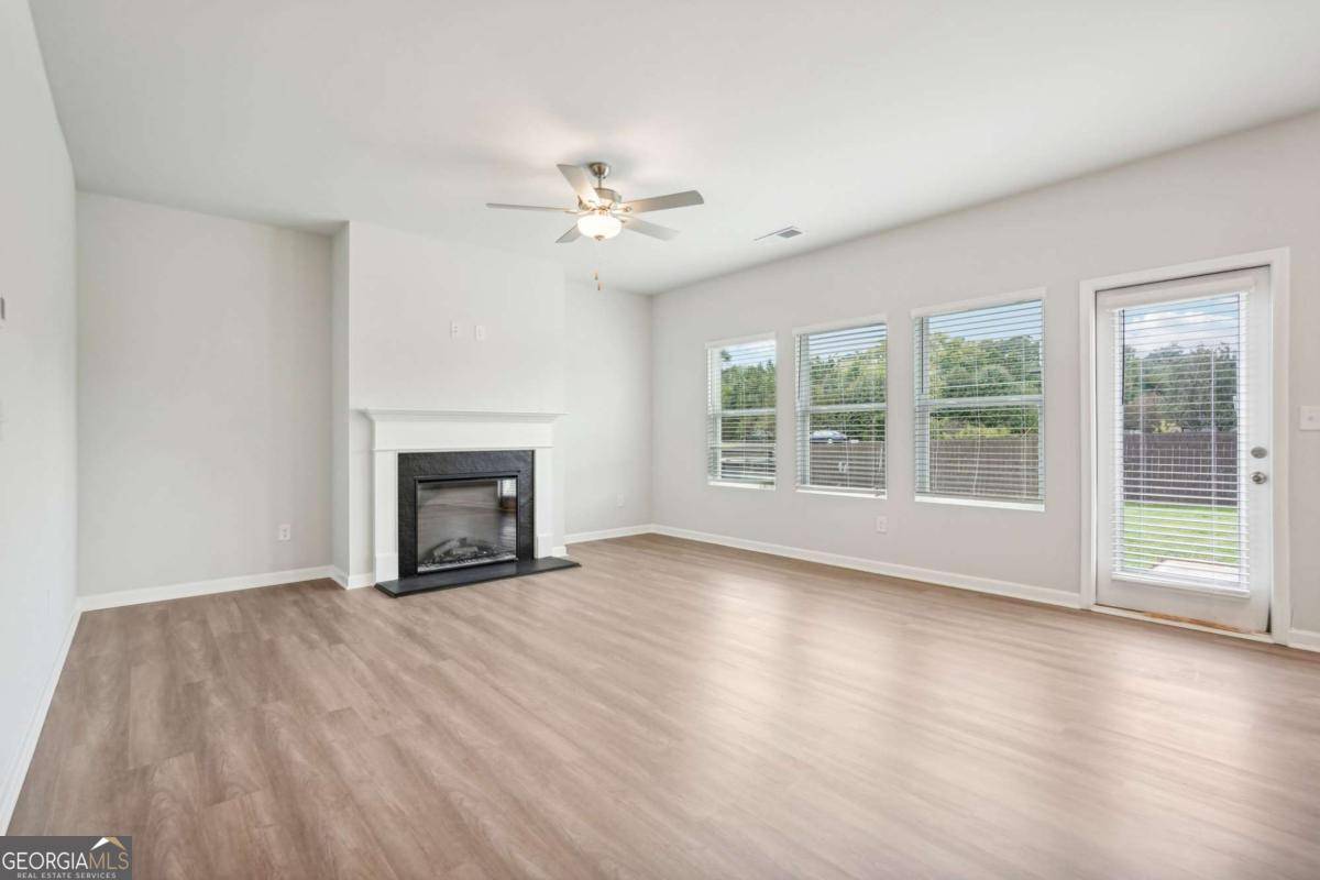 Woodstock, GA 30189,426 Lanier CIR