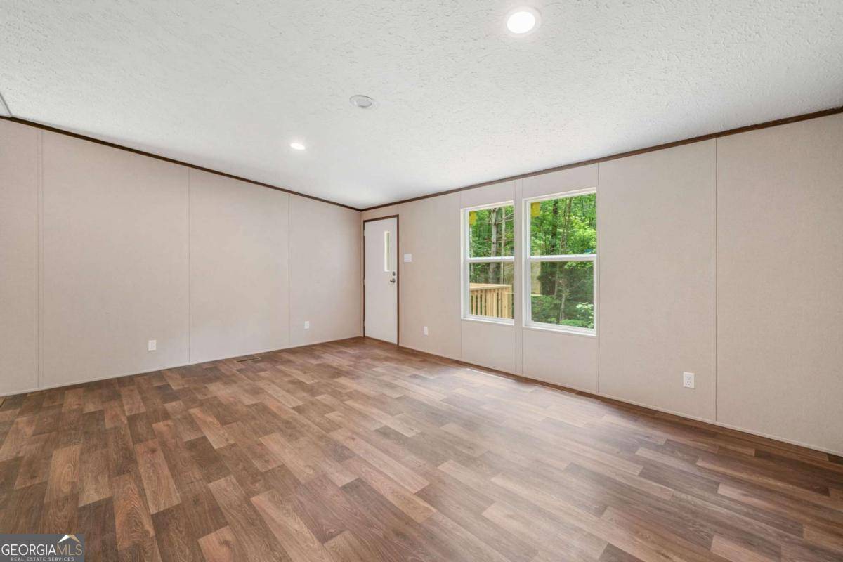 Ellijay, GA 30540,220 Jetty Drive