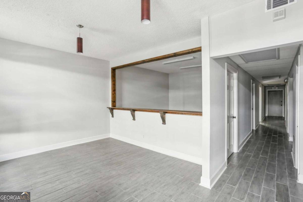Atlanta, GA 30305,3017 Piedmont RD NE #200