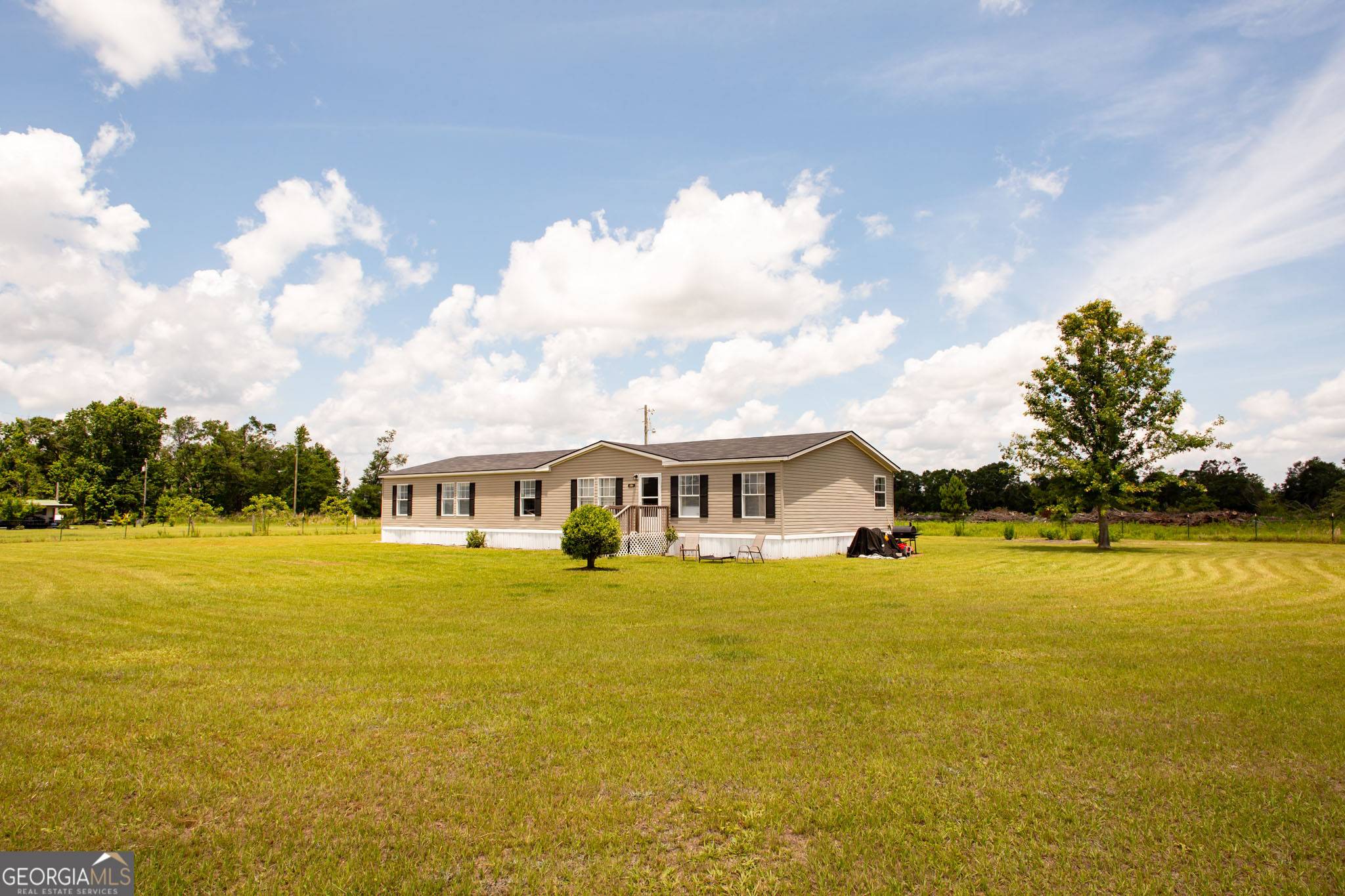 Alma, GA 31510,168 Bush RD