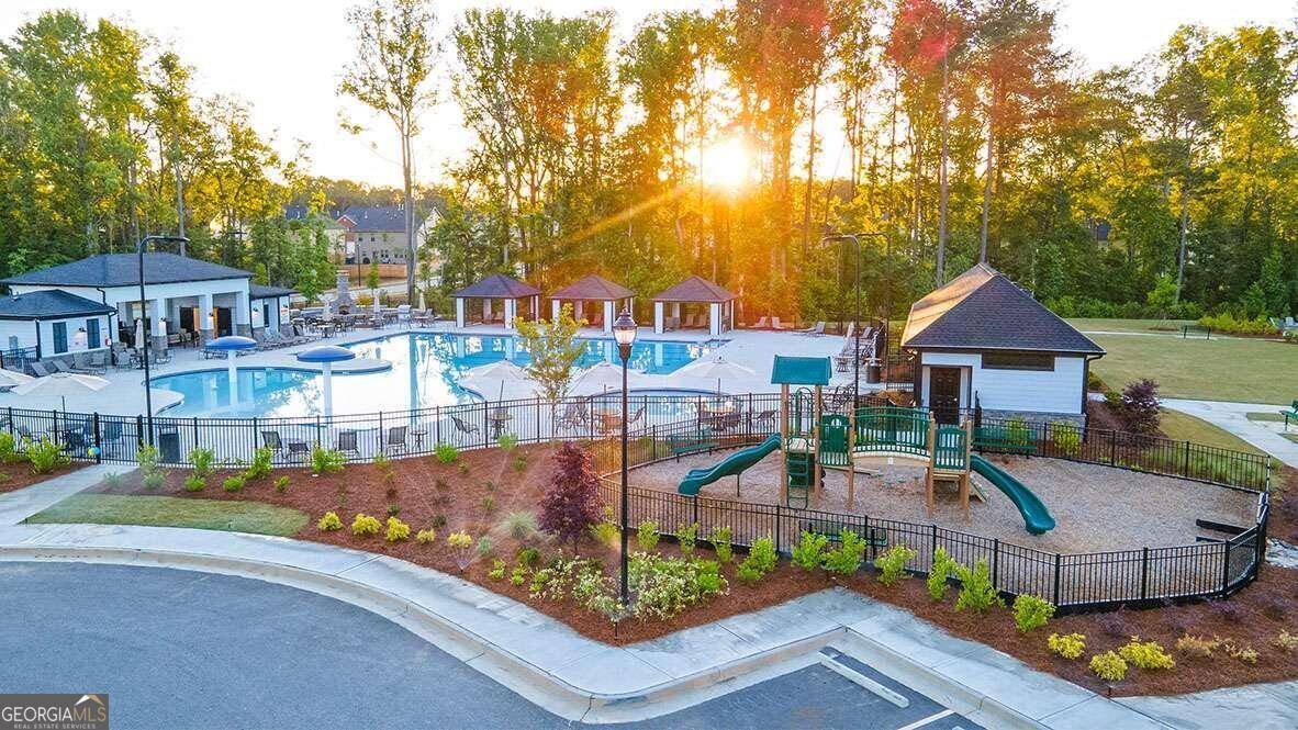 Loganville, GA 30052,562 SILVER MOON DR