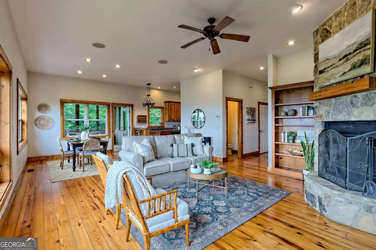 Tallulah Falls, GA 30573,990 Hickory Nut Mountain RD