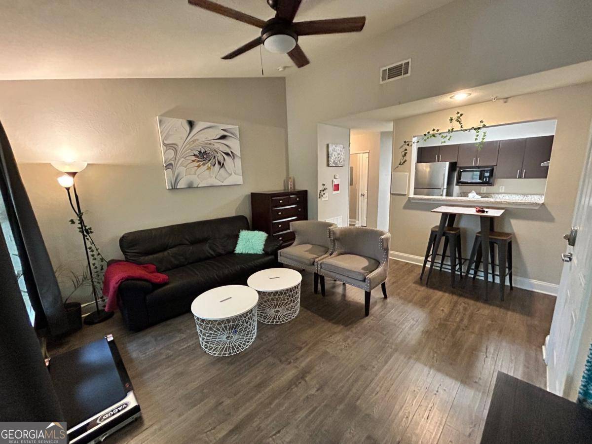 Athens, GA 30601,211 North AVE #1235