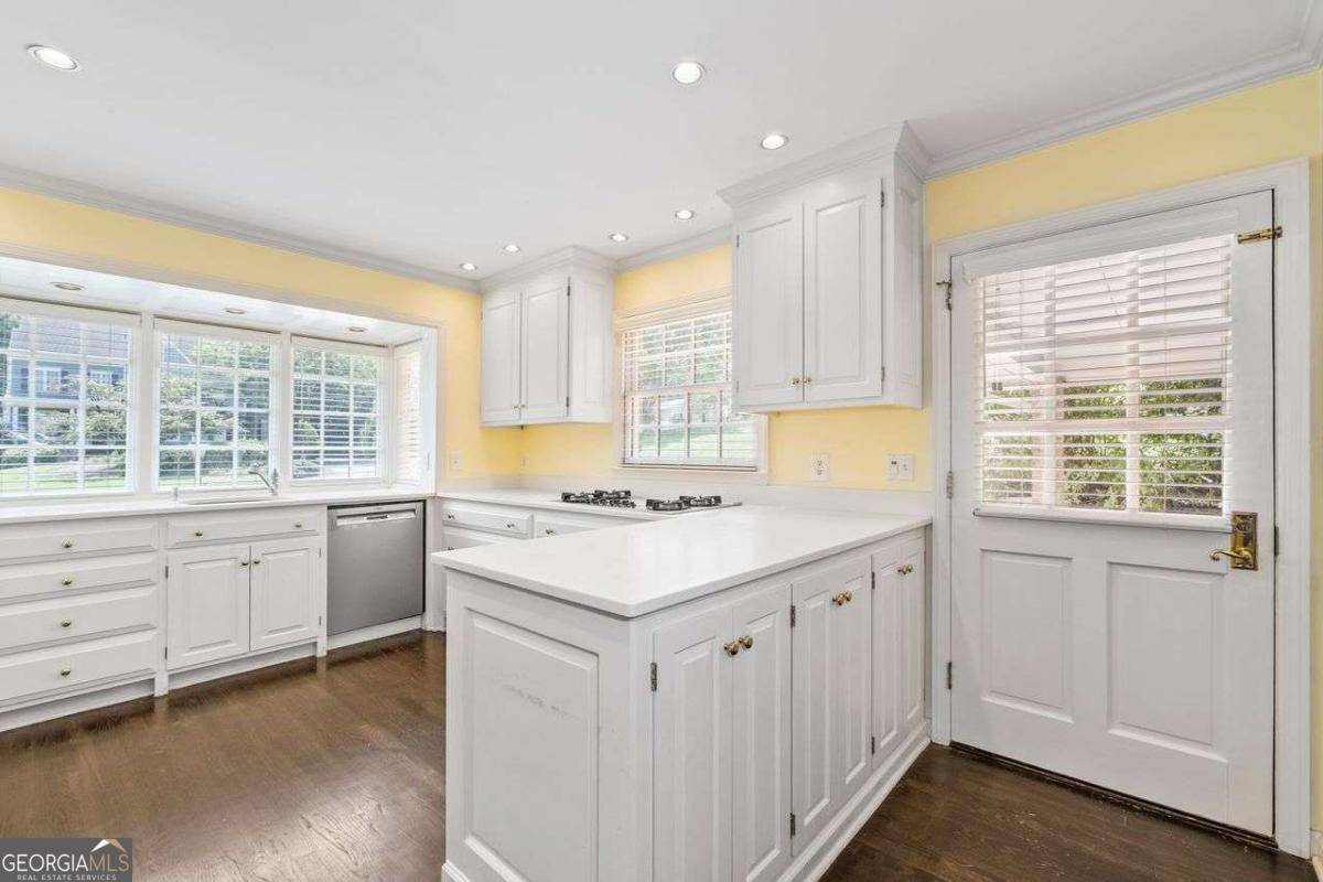 Atlanta, GA 30327,2917 ROCKINGHAM DR NW
