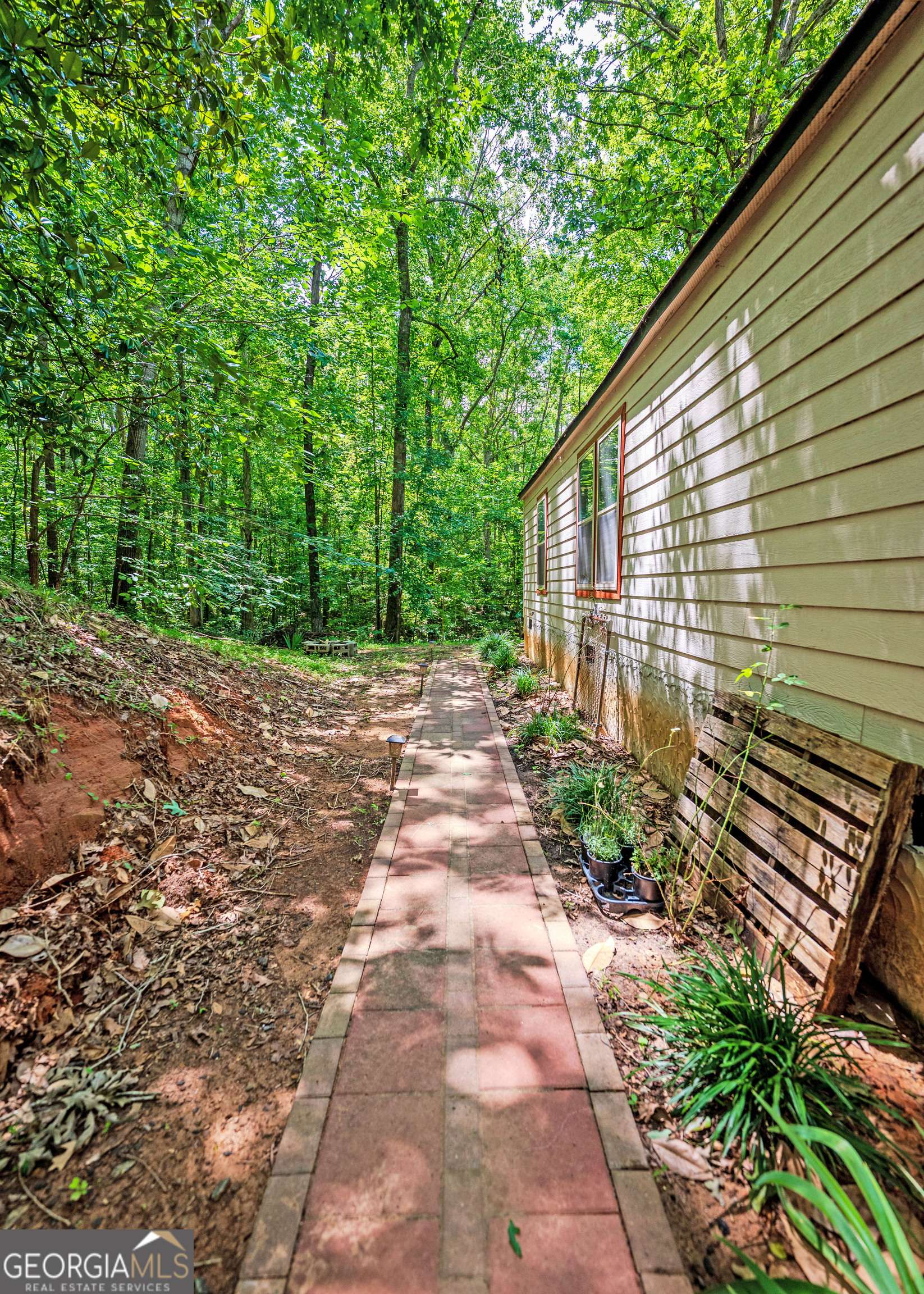 Martin, GA 30557,335 Lake Harbor TRL