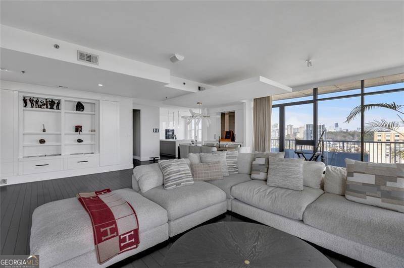 Atlanta, GA 30309,2233 Peachtree RD NE #801