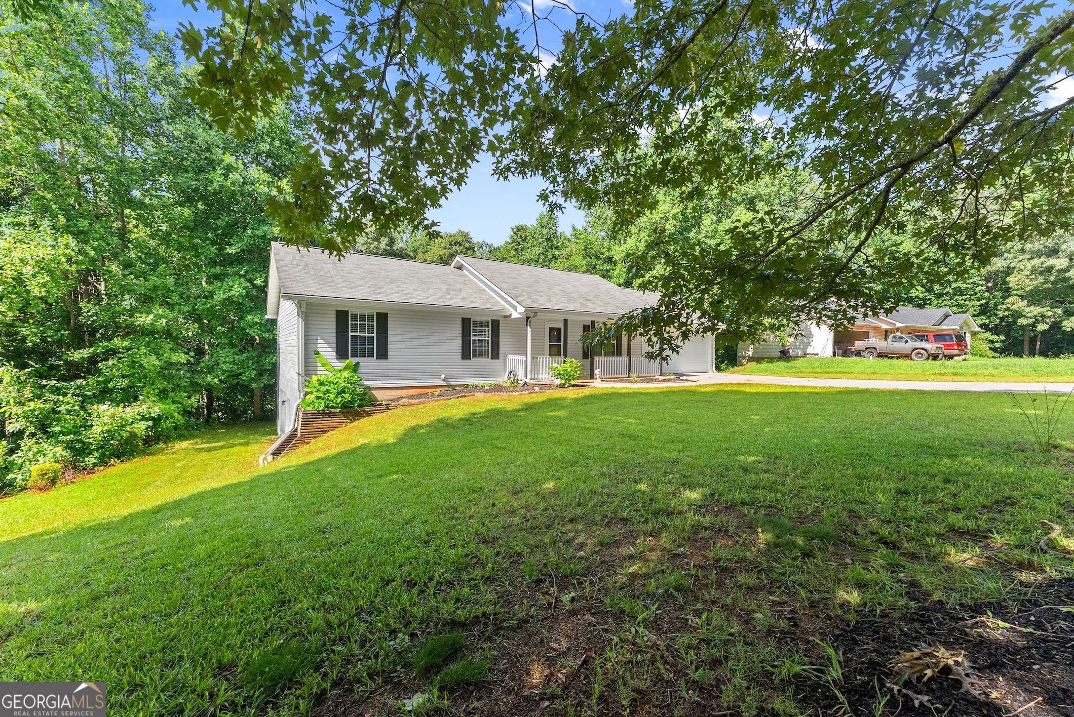 Dahlonega, GA 30533,132 J Mountain DR