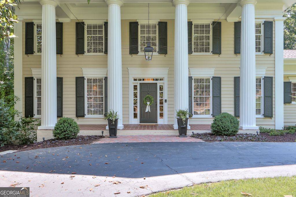 Sandy Springs, GA 30350,575 VALLEY HALL