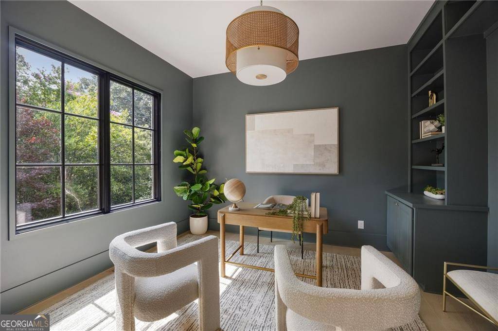 Atlanta, GA 30324,3292 Lenox PL NE