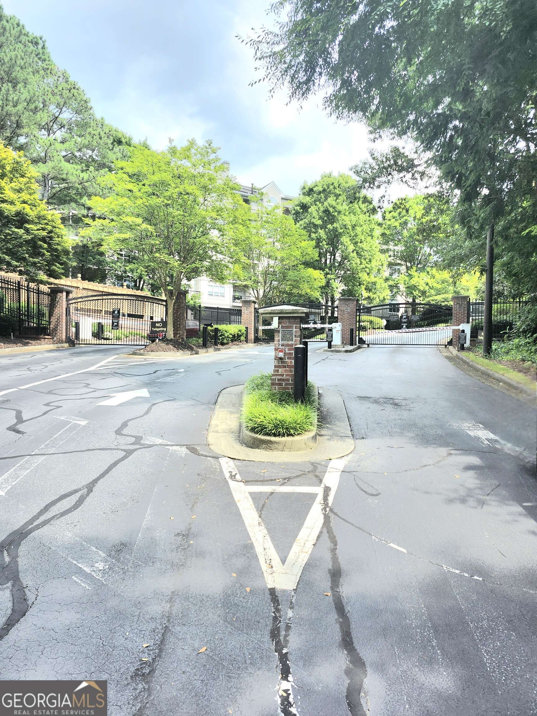 Atlanta, GA 30327,4250 River Green DR NW #APT 405