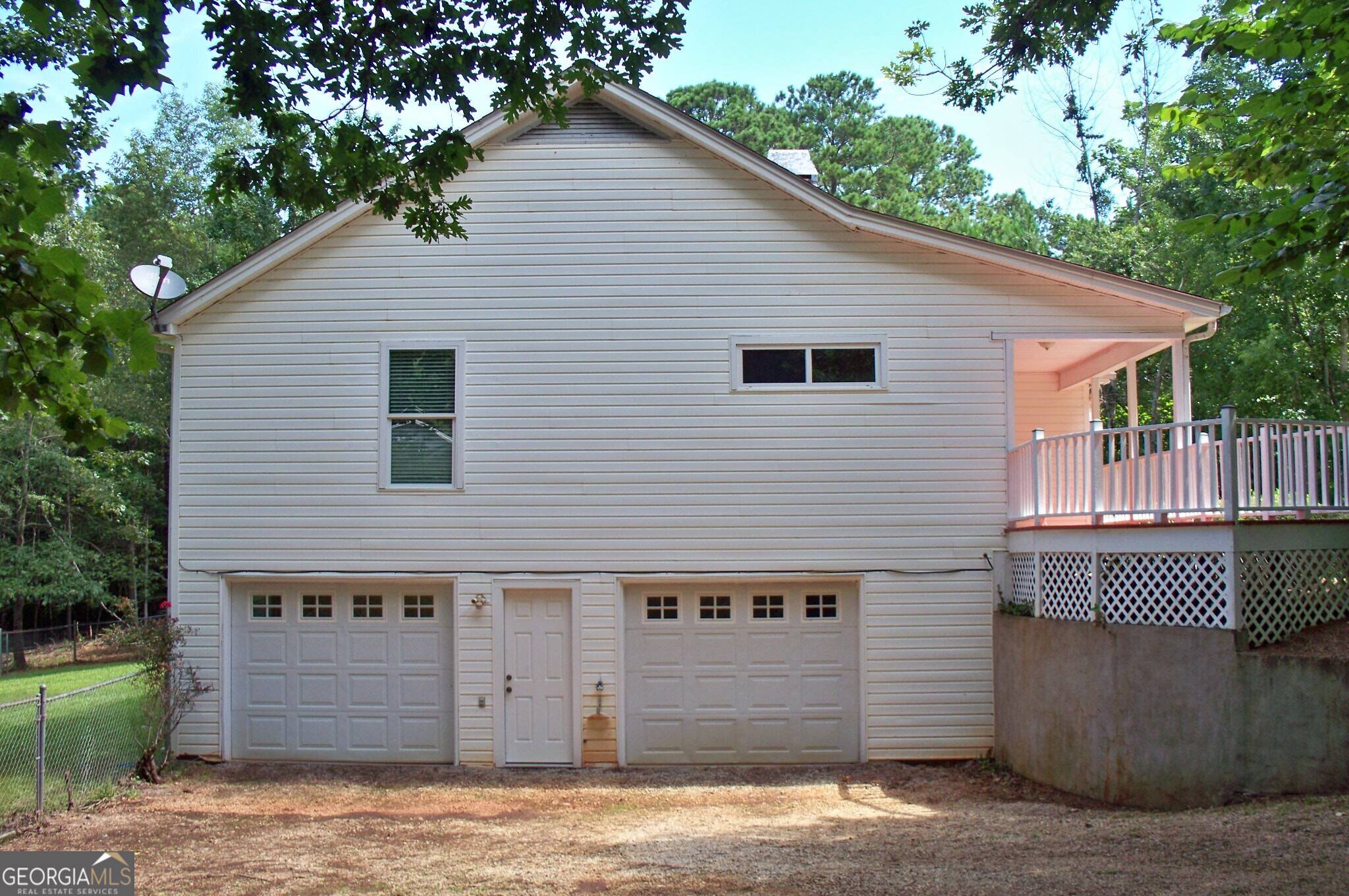 Eatonton, GA 31024,121 Long Island Drive