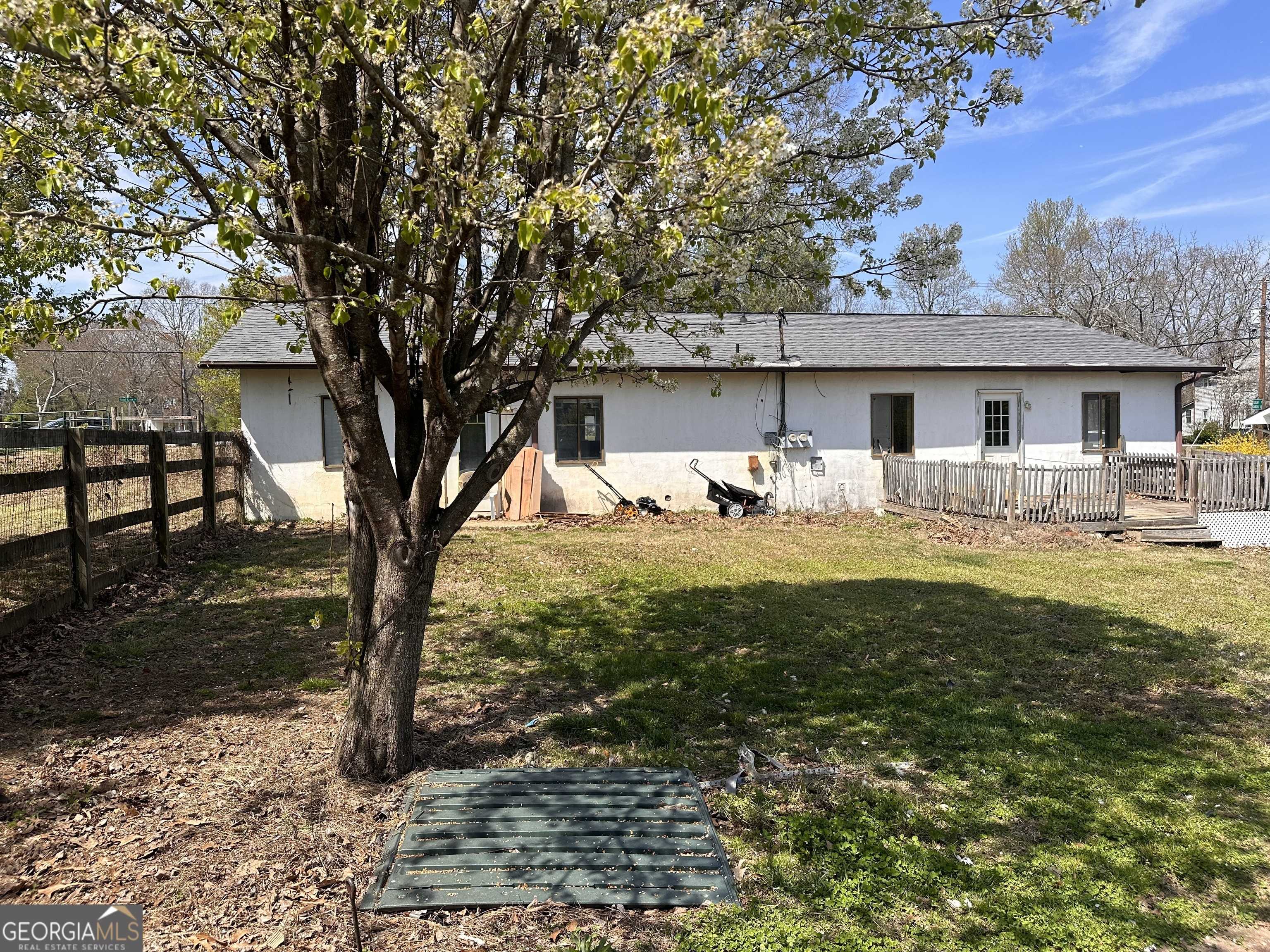 Clermont, GA 30527,481 Main ST