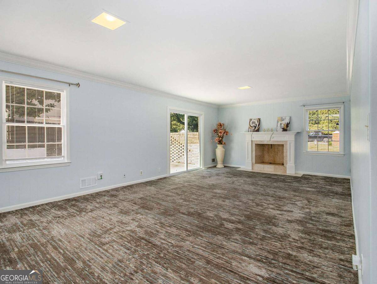 Dunwoody, GA 30338,1770 North Springs DR