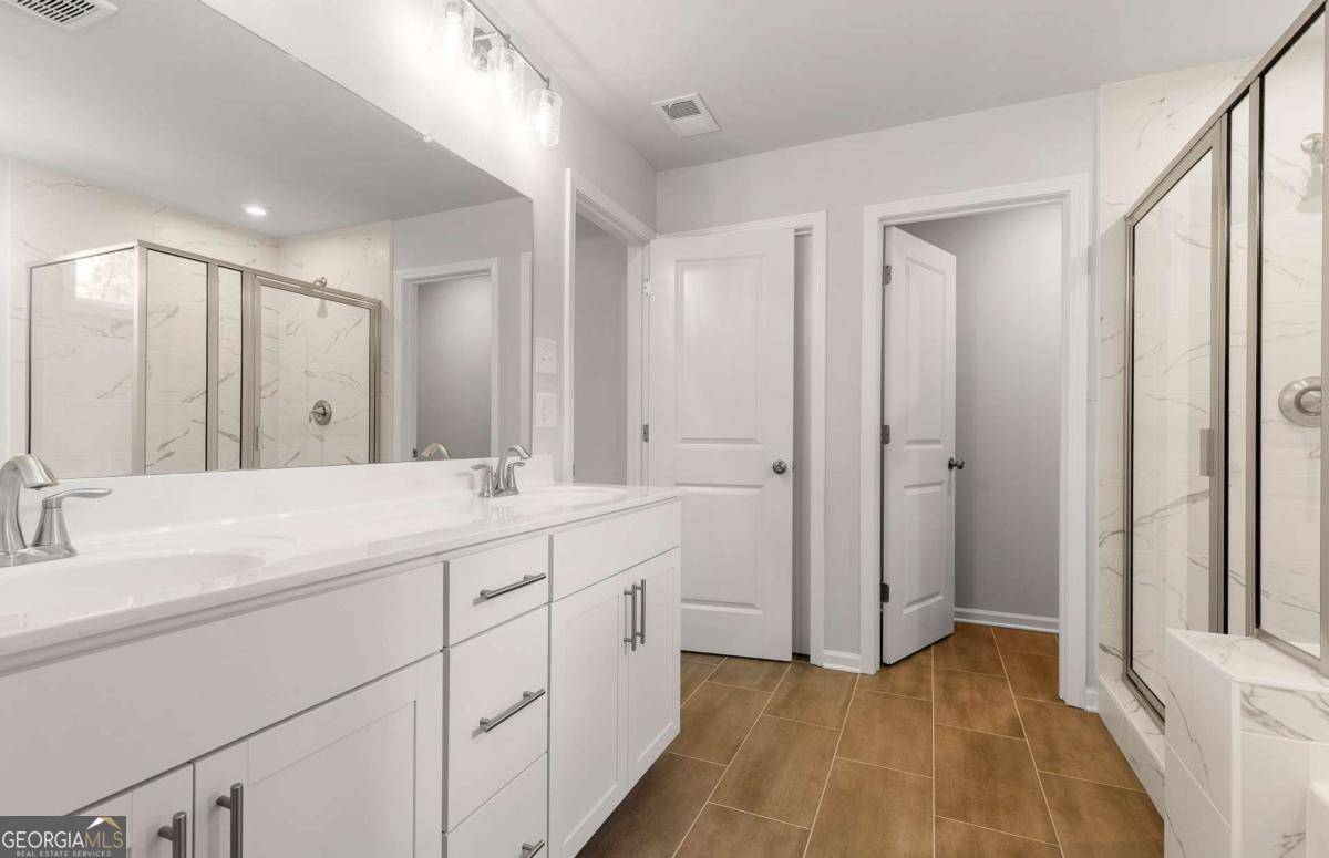 Flowery Branch, GA 30542,7201 Maple Brook LN