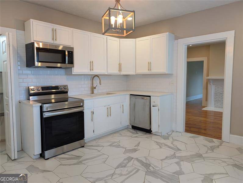 Porterdale, GA 30014,1 HEMLOCK