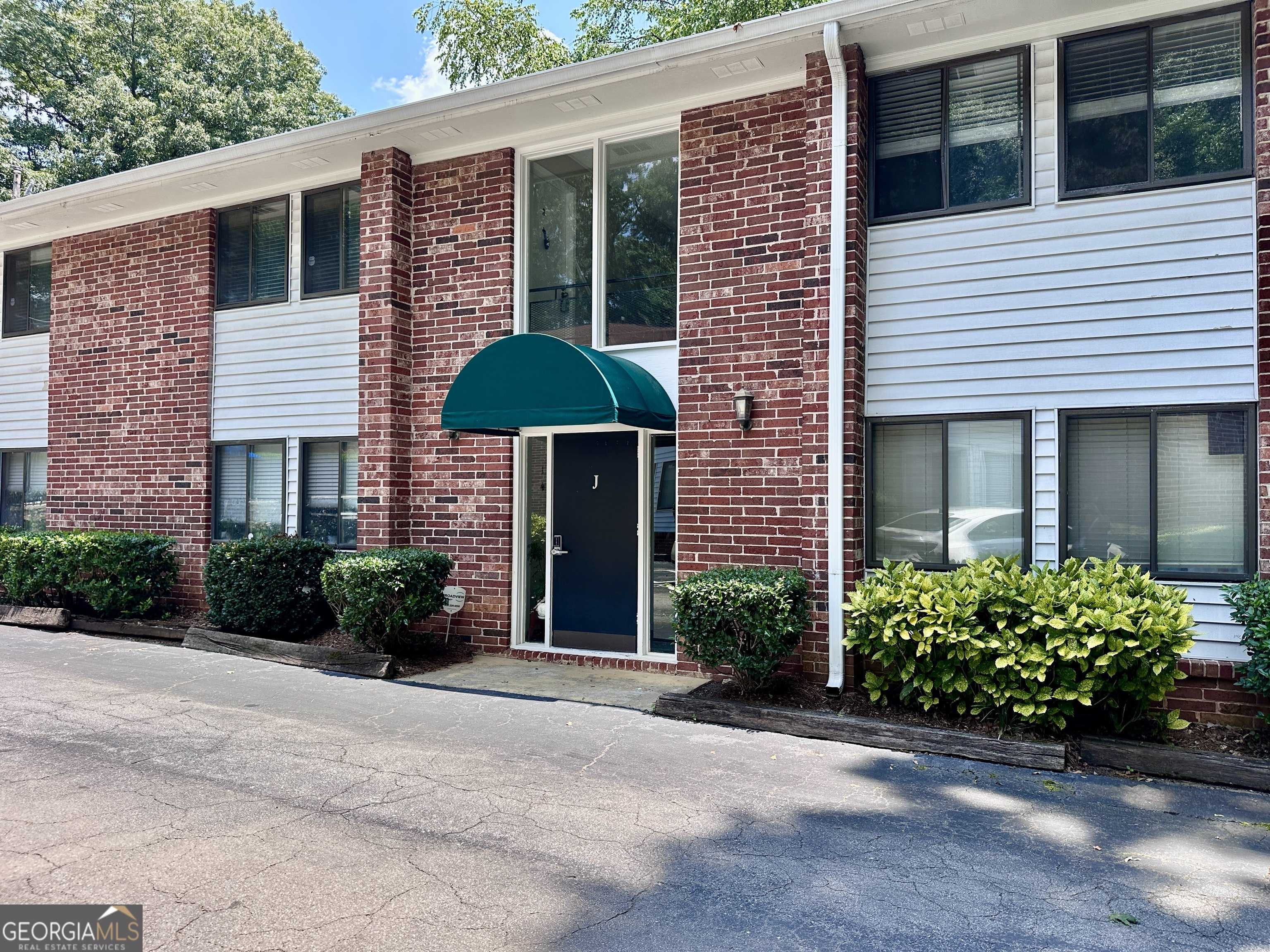 Atlanta, GA 30342,4266 Roswell RD NE #APT J 3