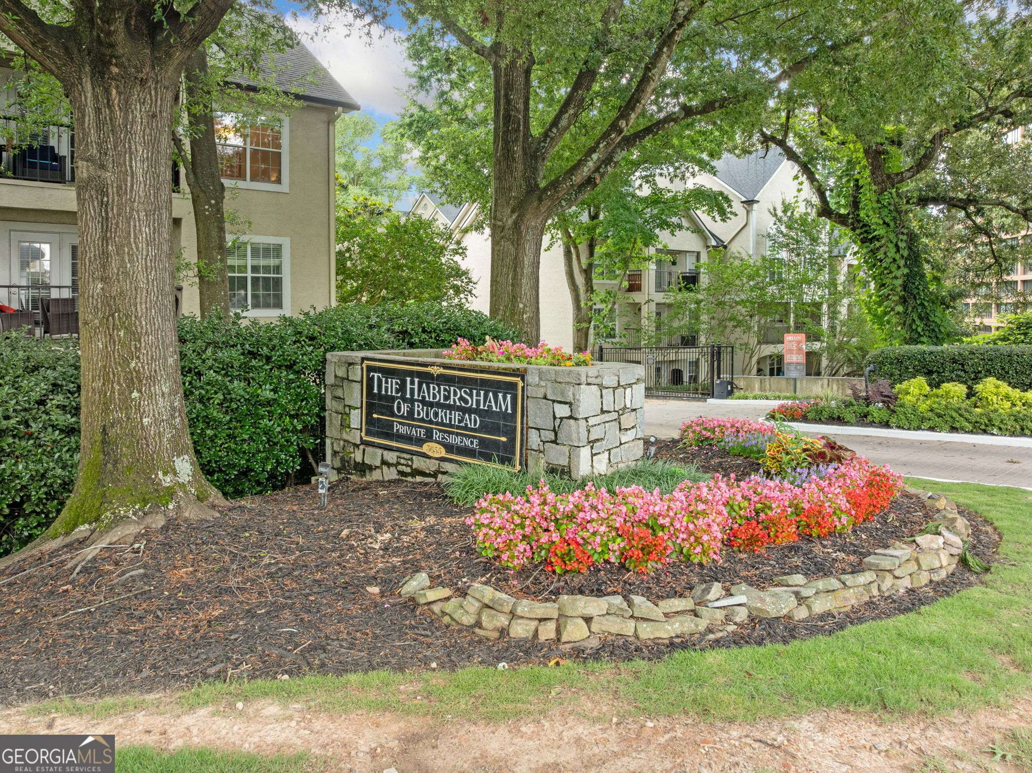 Atlanta, GA 30305,3655 Habersham Road Northeast RD NE #B249