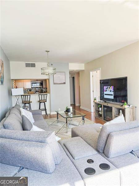 Atlanta, GA 30326,3481 LAKESIDE #2204