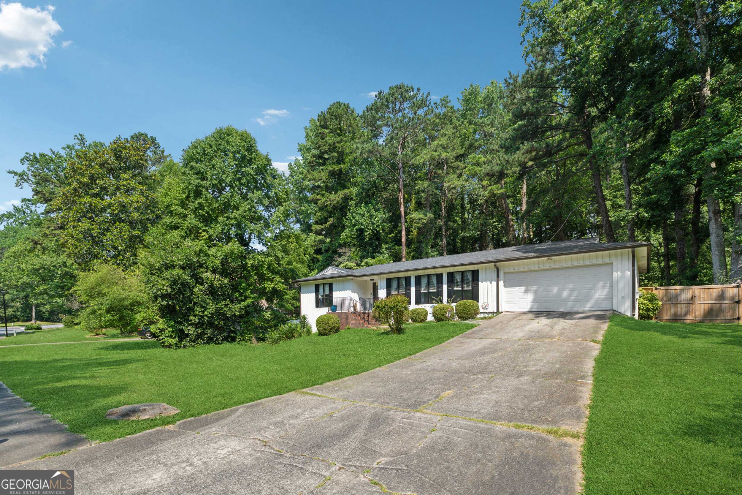 Stone Mountain, GA 30088,5360 FIELDGREEN