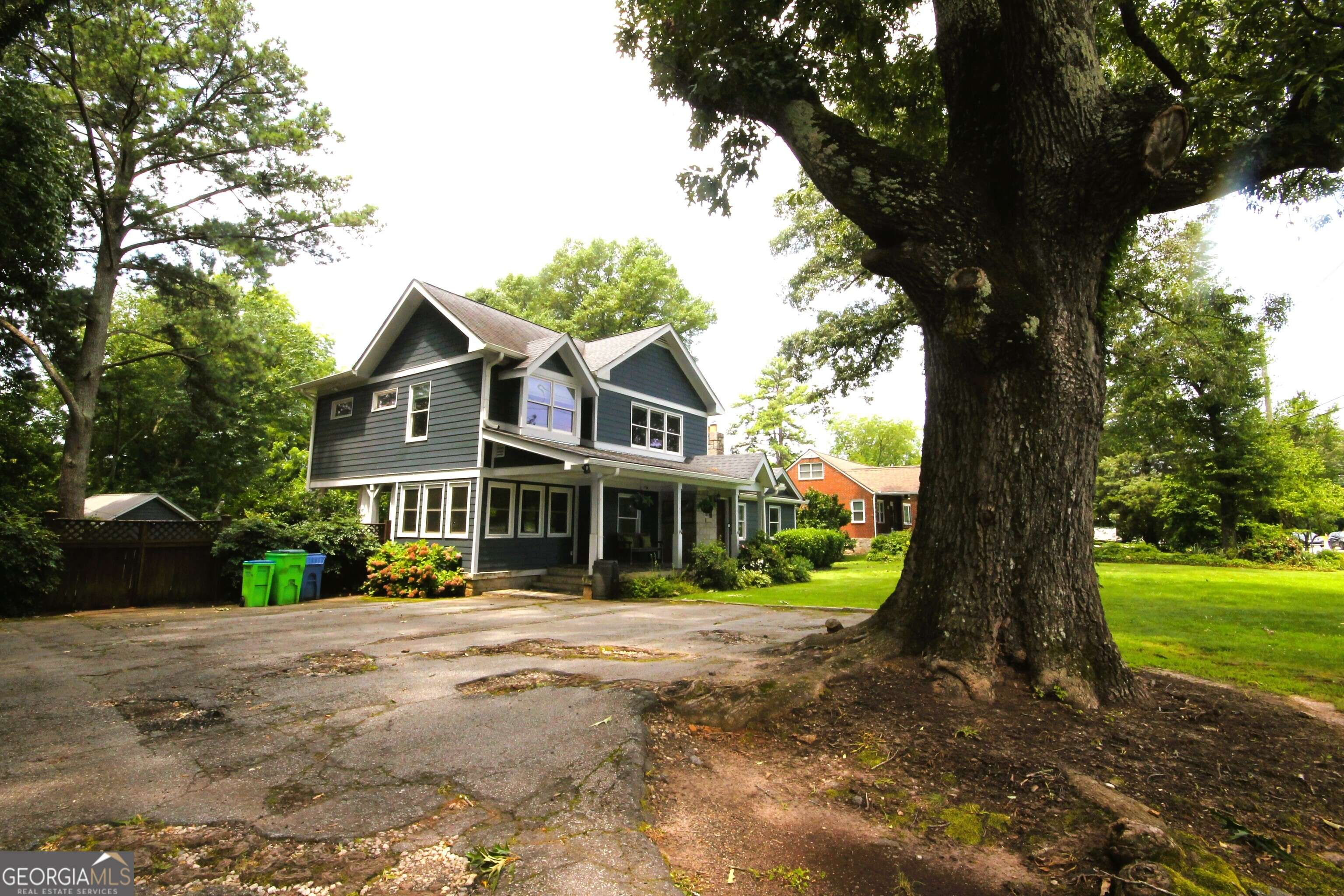 Avondale Estates, GA 30002,3293 Covington HWY