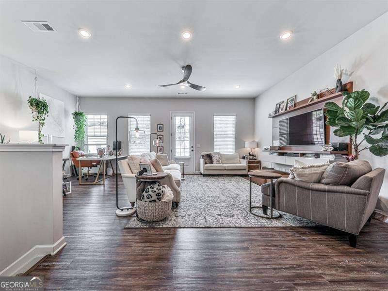 Woodstock, GA 30188,499 Bishop LN
