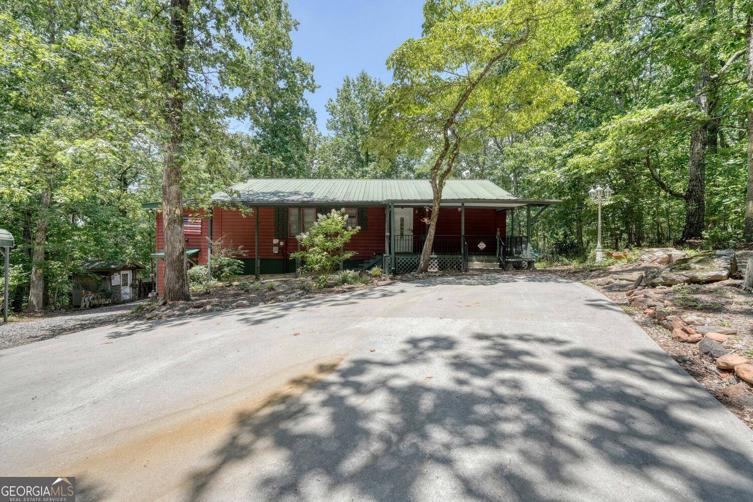 Cleveland, GA 30528,157 Deavours LN