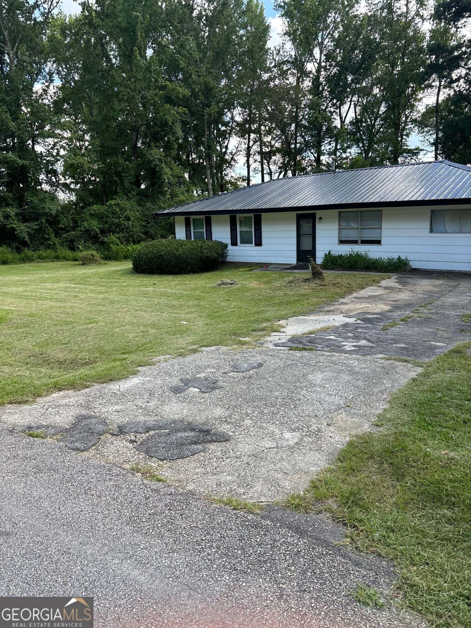 White Plains, GA 30678,1540 Warren Road