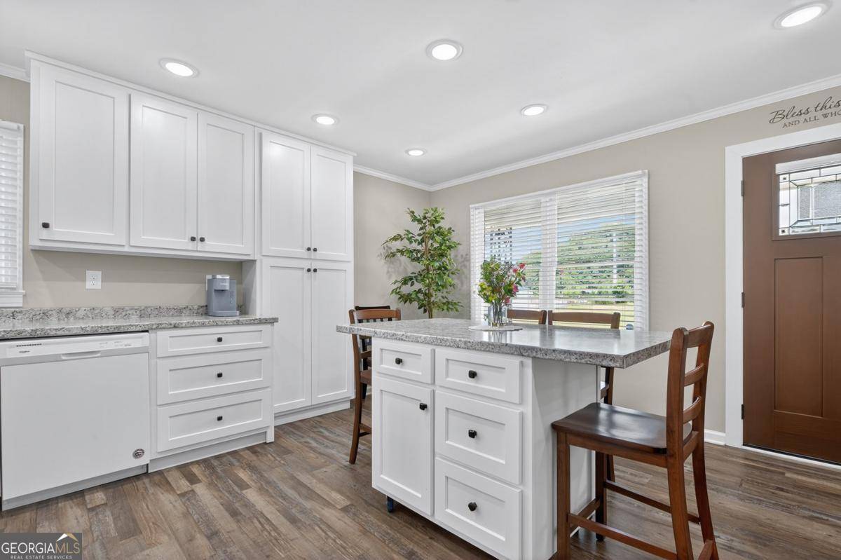 East Ellijay, GA 30540,31 Willow ST
